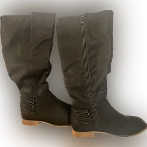 Journee Collection gray boots. Size 8.5 Women’s.